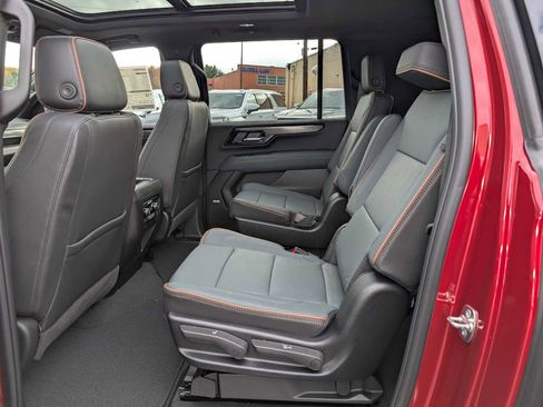 New 2026 GMC Yukon XL AT4 w/ AT4 Premium Package image 18
