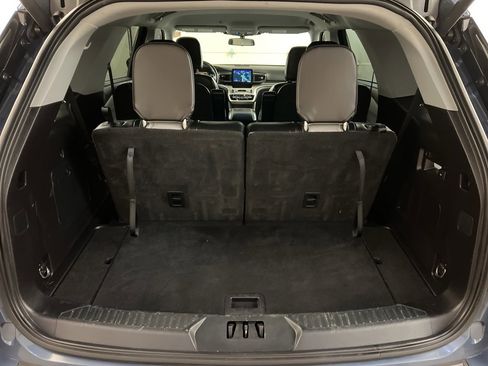 Certified 2021 Ford Explorer XLT w/ Equipment Group 202A image 34