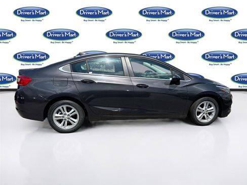 Used 2017 Chevrolet Cruze LT w/ Convenience Package FWD image 8
