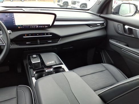 Used 2025 Buick Enclave Sport Touring image 11