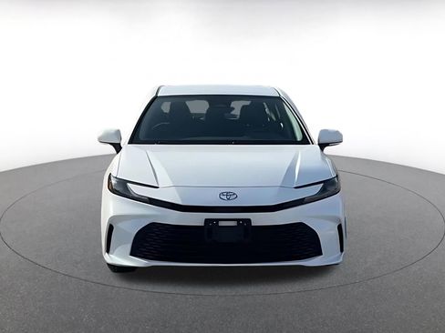 Used 2025 Toyota Camry LE image 4