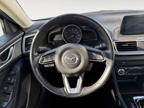 Used 2018 MAZDA MAZDA3 Touring image 12