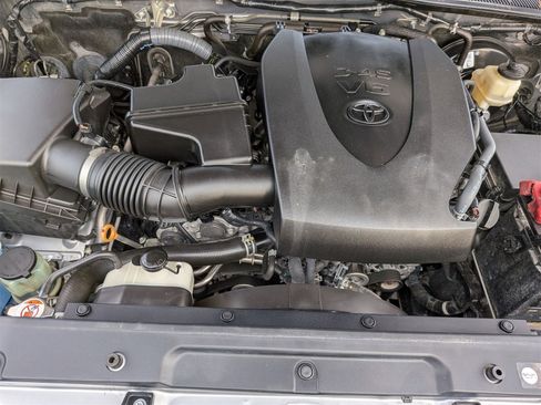 Used 2017 Toyota Tacoma TRD Sport image 39