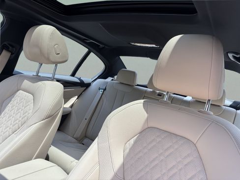 Used 2022 BMW 530i w/ Premium Package RWD image 33