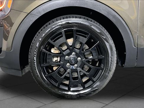Used 2021 Kia Telluride EX w/ EX Premium Package AWD/4WD image 9