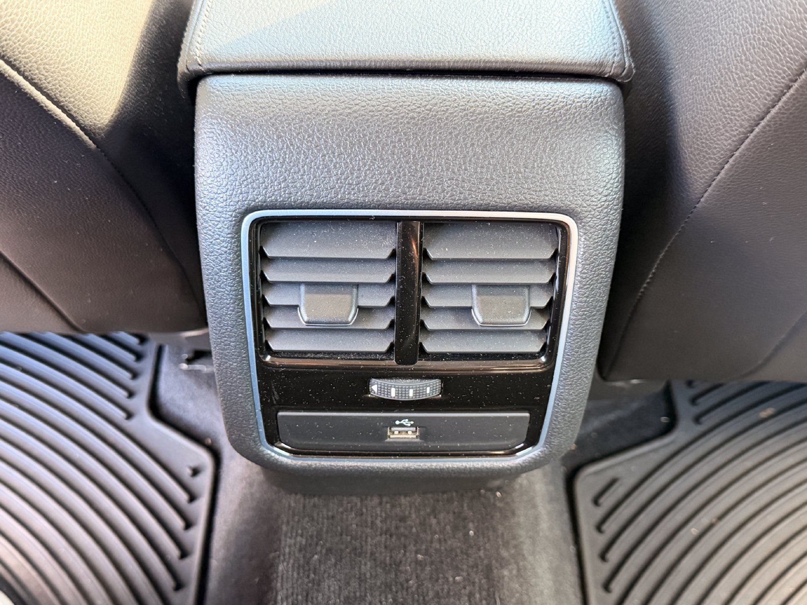 Used 2017 Volkswagen Passat 1.8T SE FWD image 15