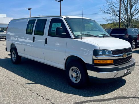 New 2026 Chevrolet Express 2500 Extended w/ Driver Convenience Package RWD image 11