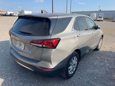 Used 2024 Chevrolet Equinox LT image 3