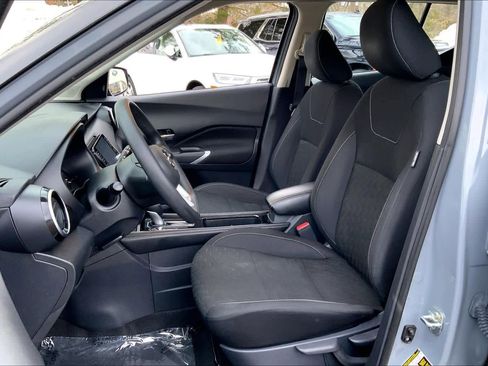 Used 2021 Nissan Kicks SV image 9