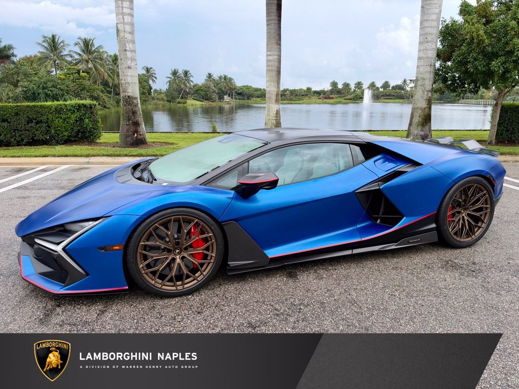 Used 2025 Lamborghini Revuelto AWD/4WD image 1