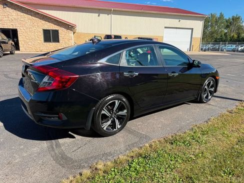 Used 2018 Honda Civic Touring image 3