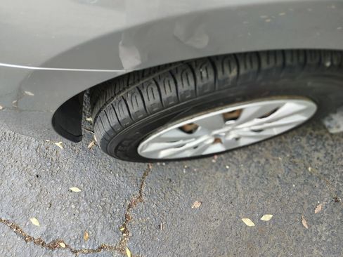 Used 2013 Nissan Sentra SV image 4