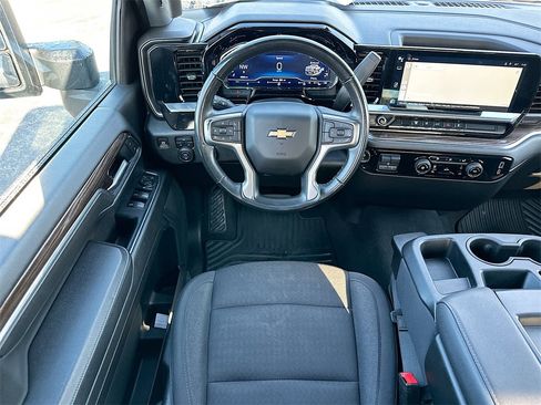 Used 2024 Chevrolet Silverado 3500 LT image 21