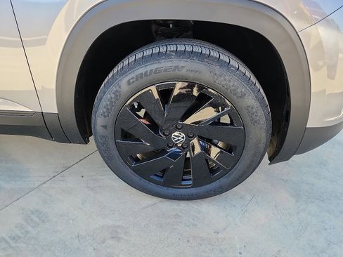 New 2026 Volkswagen Atlas SE image 9