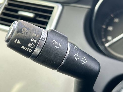 Used 2019 Land Rover Discovery Sport SE image 26