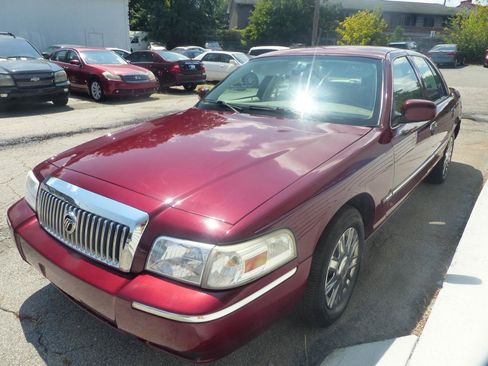 Used 2008 Mercury Grand Marquis GS RWD image 2