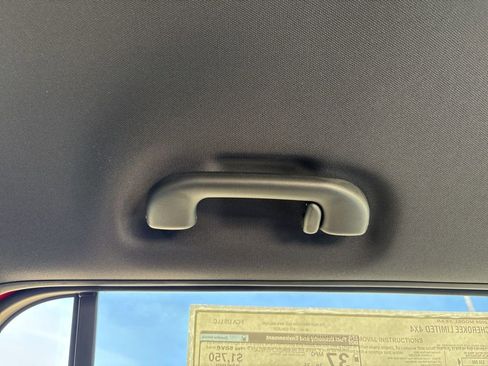 New 2026 Jeep Cherokee Limited image 37