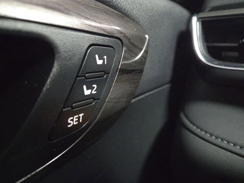 Used 2023 Toyota Highlander L image 33