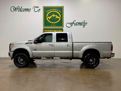 Used 2014 Ford F250 Platinum w/ FX4 Off-Road Package AWD/4WD image 5