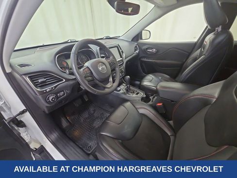 Used 2020 Jeep Cherokee Trailhawk w/ Comfort/Convenience Group AWD/4WD image 14