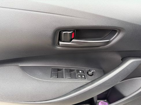 Used 2024 Toyota Corolla LE FWD image 33