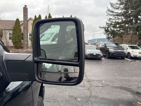 Used 2025 RAM 2500 Tradesman w/ Chrome Appearance Group image 40