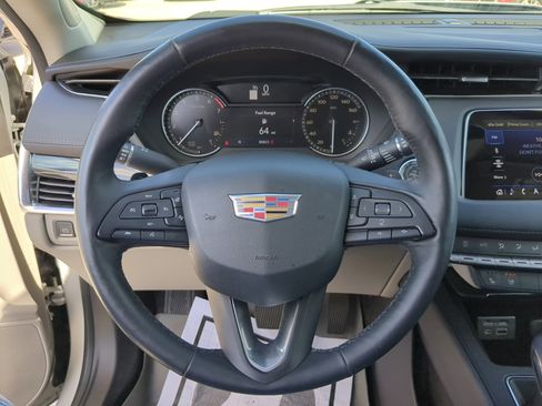 Used 2019 Cadillac XT4 Premium Luxury image 31