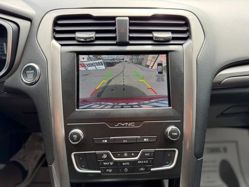 Used 2019 Ford Fusion SE FWD image 41