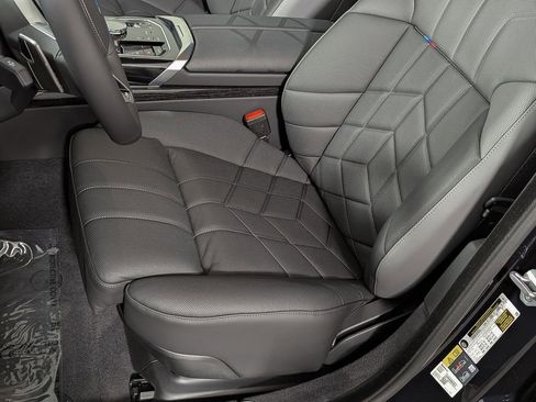 Used 2026 BMW i7 xDrive60 AWD/4WD image 22