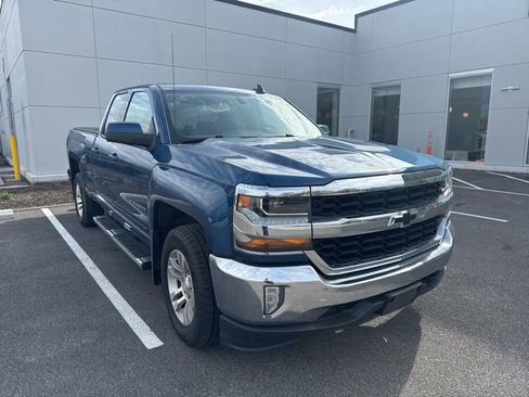 Used 2018 Chevrolet Silverado 1500 LT w/ All Star Edition AWD/4WD image 3