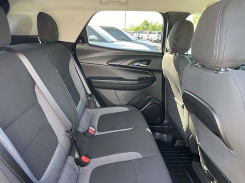 Used 2022 Chevrolet TrailBlazer LT FWD image 17