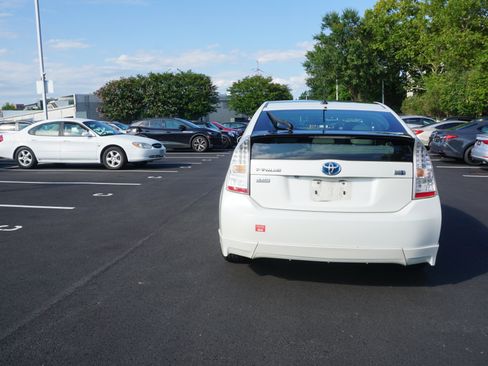 Used 2011 Toyota Prius Four w/ Solar Roof Pkg FWD image 4