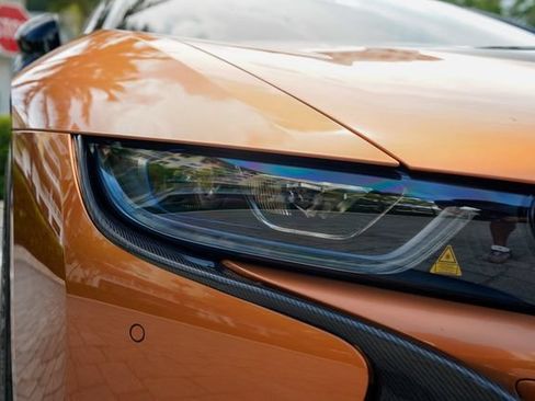 Used 2019 BMW i8 Roadster AWD/4WD image 40