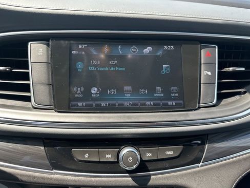 Used 2018 Buick Enclave Essence FWD image 18