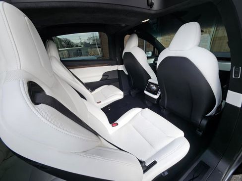 Used 2022 Tesla Model X image 67