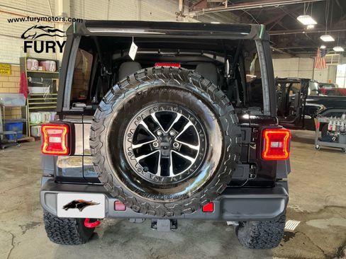 Used 2024 Jeep Wrangler Unlimited Rubicon w/ XTREMEE 35" Tire Package AWD/4WD image 26