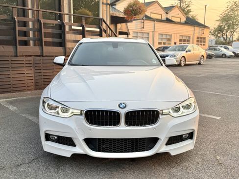 Used 2018 BMW 330i Sedan w/ M Sport Package RWD image 8