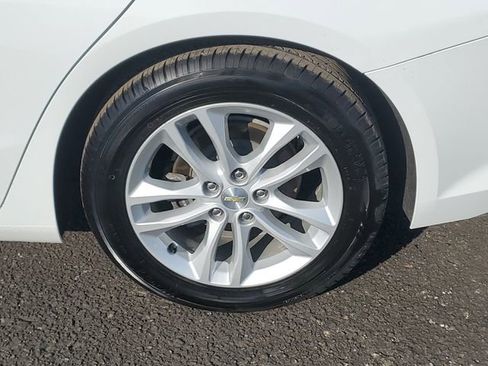 Used 2017 Chevrolet Malibu LT image 31