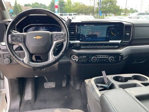 Used 2025 Chevrolet Silverado 2500 LT AWD/4WD image 13