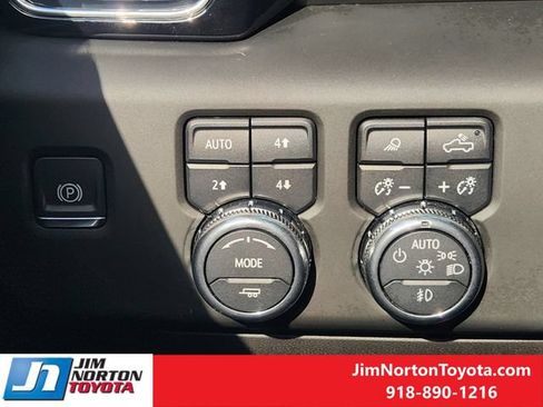 Used 2025 GMC Sierra 1500 Denali AWD/4WD image 23