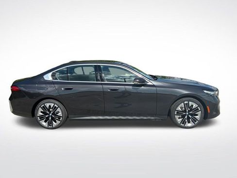 New 2026 BMW 530i xDrive AWD/4WD image 2
