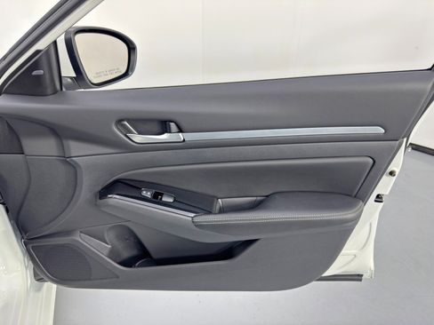 Used 2023 Nissan Altima 2.5 SV image 36