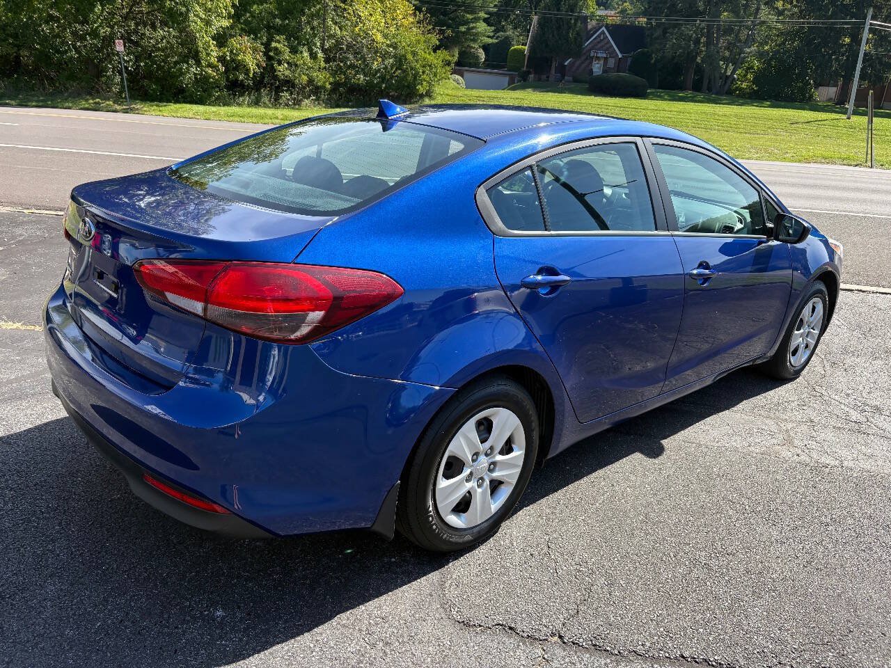 Used 2017 Kia Forte LX w/ LX Popular Package FWD image 2