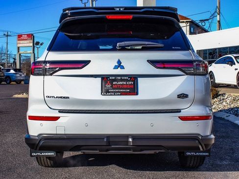 New 2026 Mitsubishi Outlander AWD image 5
