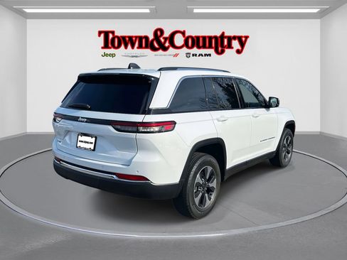 Used 2022 Jeep Grand Cherokee Limited 4xe image 5