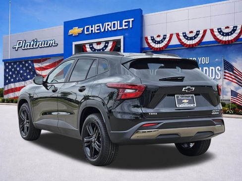 New 2026 Chevrolet Trax ACTIV w/ Sunroof Package FWD image 4