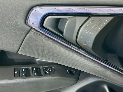 Used 2025 BMW X3 xDrive30i w/ Convenience Package image 17