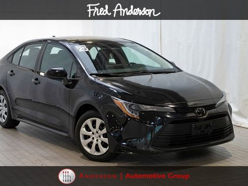 Used 2025 Toyota Corolla LE FWD image 1