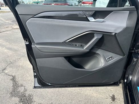 New 2026 Volkswagen Tiguan SE image 5