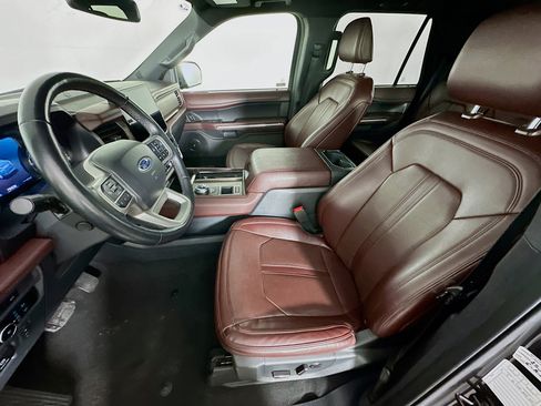 Used 2024 Ford Expedition Limited image 13